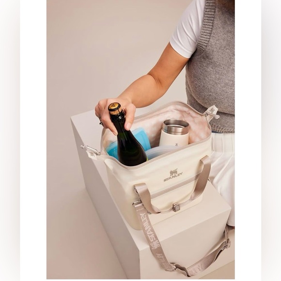 Stanley All Day Julienne Mini Soft Cooler Bag and Lunch Box - Picture 3 of 5